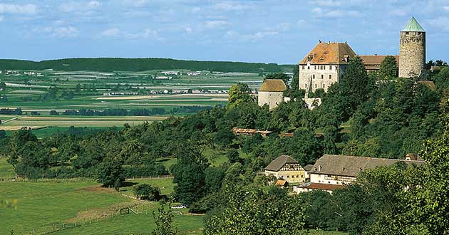 Castle hotel in Mid Franconia between Rothenburg ob der Tauber and the rococo town Ansbach