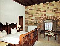 Knights double bed room (Burgherrenzimmer) with whirlpool / toilet en suite
